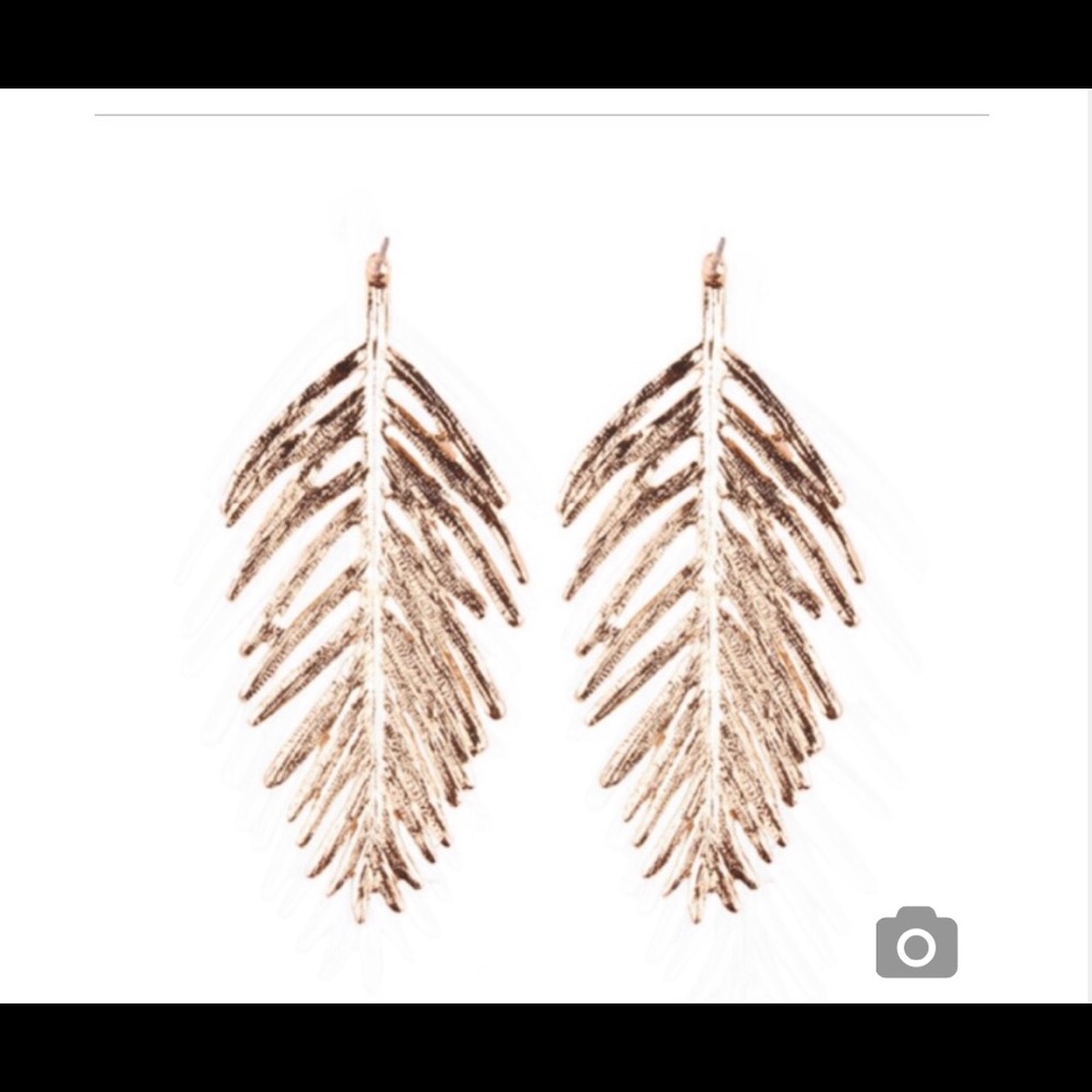 Gold leaf fashion earrings